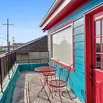 Spectacular Roof Top Deck - Luxury 3 Bedroom